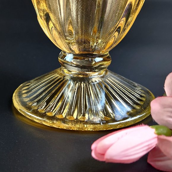 Accents Vintage Iridescent Iris Herringbone Pattern